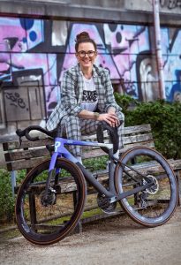 Verkehrswende-Aktivistin, Podcasterin und Bestsellerautorin Katja Diehl hält den ersten Vortrag