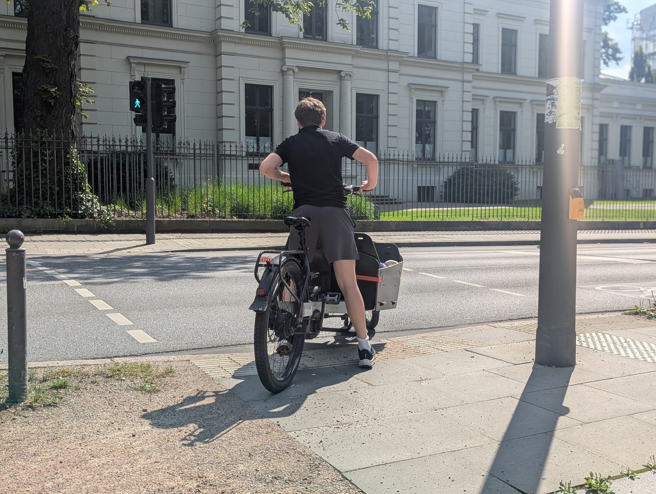 Lastenräder liegen weiter im Trend und haben vielerorts das Familienauto verdrängt. 
