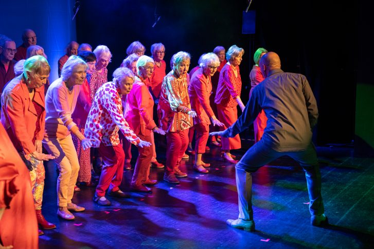 Heaven Can Wait live auf der Bühne