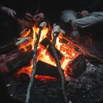 Symbolbild Stockbrot auf Weihnachtsbasar
