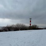 Strandweg im winterlichen Kleid.