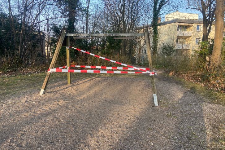 Vandalismus am Spielplatz Ginsterweg // Foto: Stadt Wedel
