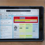 Alle Schüler arbeiten selbstständig an ihren Tablets.